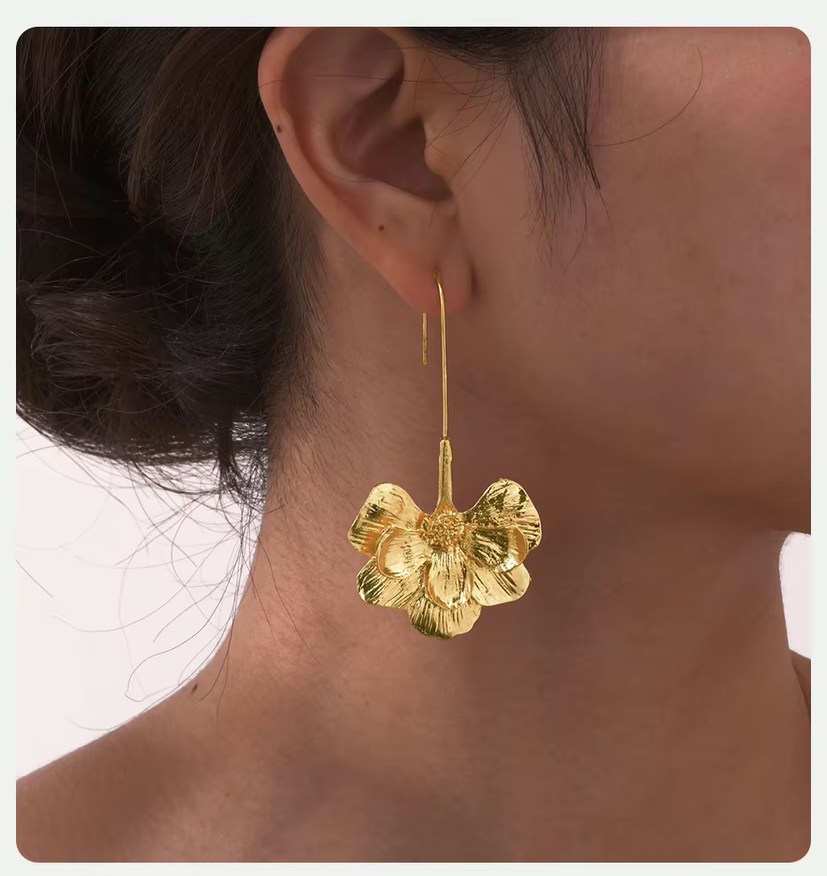 Fiora | Gold Earrings