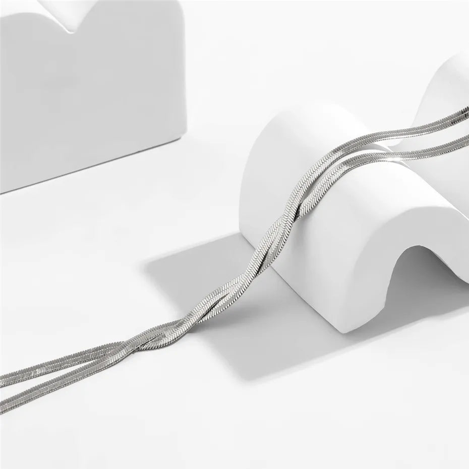 Élise | Y-Shaped Knot Necklace