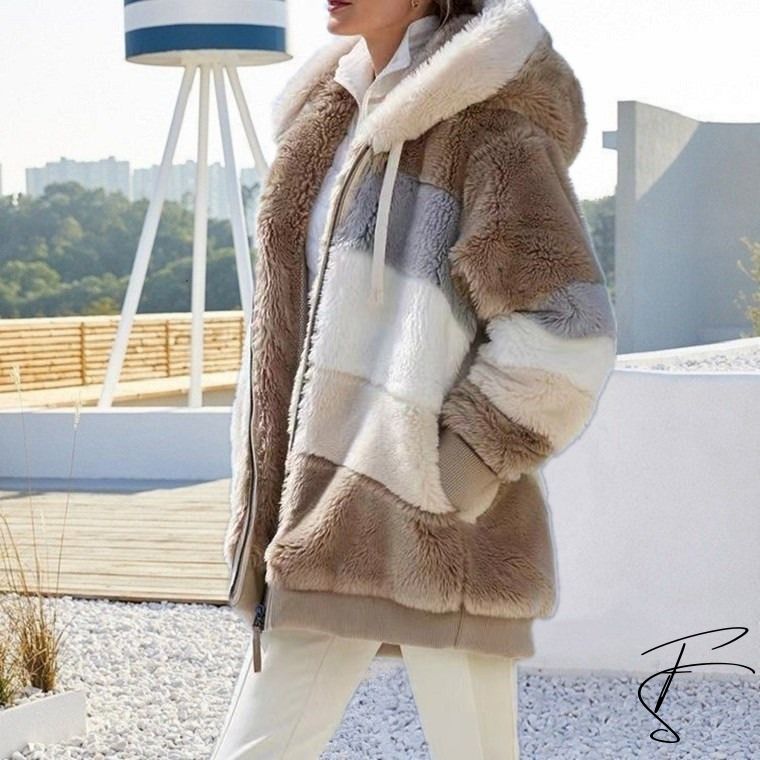 Amoura | Plush Coat