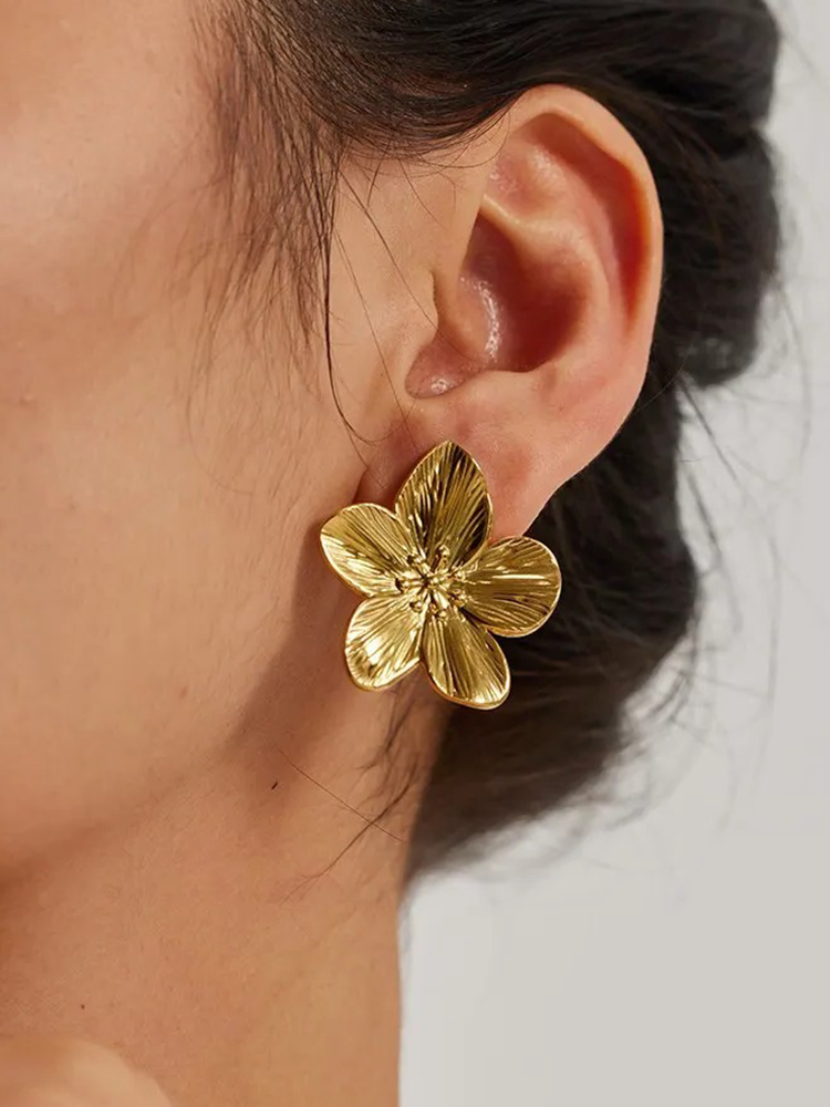 Amaris | Gold Stud Earrings