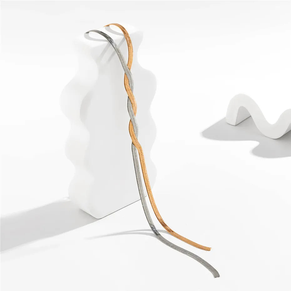 Élise | Y-Shaped Knot Necklace