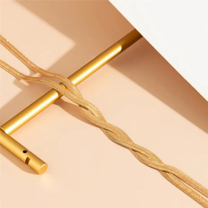 Élise | Y-Shaped Knot Necklace